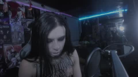 Snapshot of rotten_dreams chatting on March 7, 10:32 pm rot online show from March 7, 10:32 pm