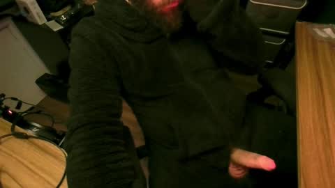 Snapshot of roughwonder chatting on December 3, 6:59 am Luke online show from December 3, 6:59 am