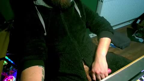 Snapshot of roughwonder chatting on March 1, 7:30 am Luke online show from March 1, 7:30 am