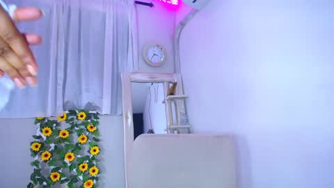 Snapshot of rous_25 chatting on December 6, 3:22 pm rous_25 online show from December 6, 3:22 pm