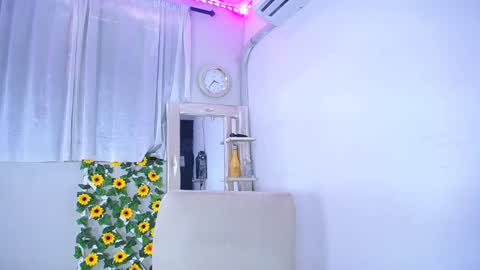 Snapshot of rous_25 chatting on December 15, 4:59 pm rous_25 online show from December 15, 4:59 pm