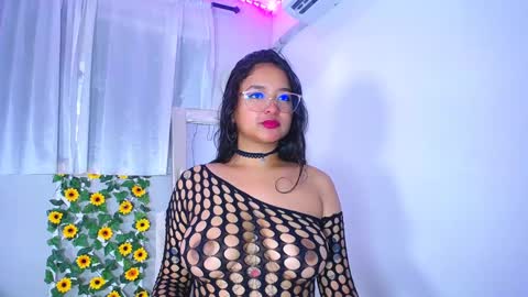 Snapshot of rous_25 chatting on January 2, 12:35 pm rous_25 online show from January 2, 12:35 pm
