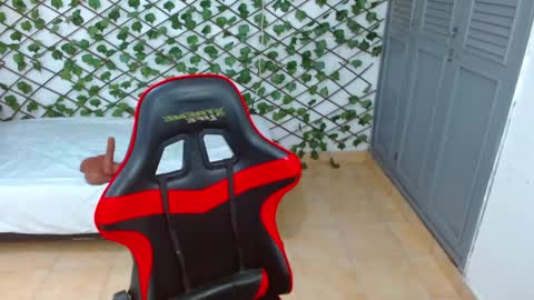 Snapshot of rous_55 chatting on October 16, 6:42 pm Rous online show from October 16, 6:42 pm