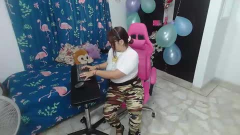Snapshot of rous_kinky chatting on January 19, 1:15 pm rous_kinky online show from January 19, 1:15 pm