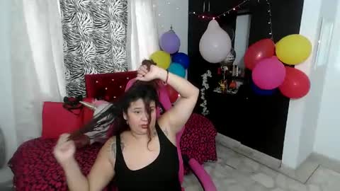 Snapshot of rous_kinky chatting on June 10, 1:21 pm rous_kinky online show from June 10, 1:21 pm