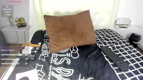 Snapshot of rouse_sexy_hotxx77 chatting on October 26, 1:22 am rouse_sexy_hotxx77 online show from October 26, 1:22 am