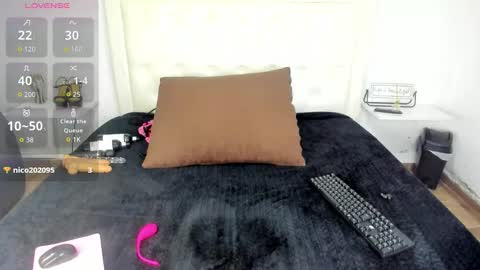 Snapshot of rouse_sexy_hotxx77 chatting on October 29, 2:03 am rouse_sexy_hotxx77 online show from October 29, 2:03 am