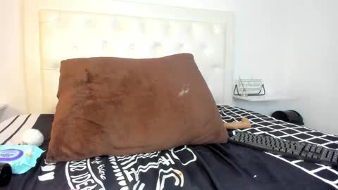 Snapshot of rouse_sexy_hotxx77 chatting on November 2, 4:31 pm rouse_sexy_hotxx77 online show from November 2, 4:31 pm