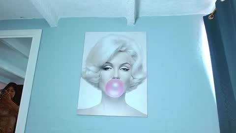 Snapshot of rousebonnett chatting on December 6, 6:39 pm ROUSE online show from December 6, 6:39 pm