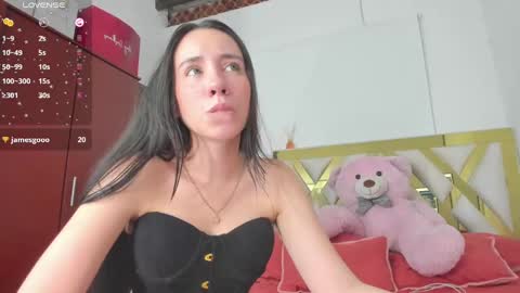 Snapshot of rousee_yarelds chatting on January 10, 2:46 am rousee_yarelds online show from January 10, 2:46 am