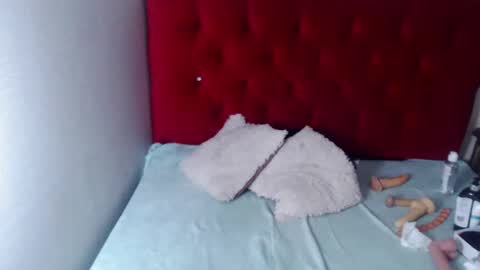 Roussel online show from January 17, 2:07 pm