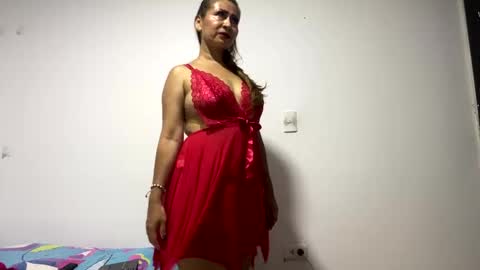 Snapshot of rousemilf4u chatting on February 16, 1:03 am rouse online show from February 16, 1:03 am