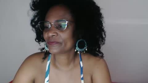 Snapshot of roushlove chatting on December 7, 12:24 pm luxa online show from December 7, 12:24 pm