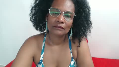 Snapshot of roushlove chatting on December 7, 7:32 pm luxa online show from December 7, 7:32 pm