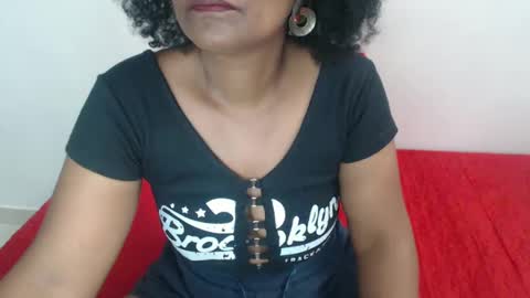 Snapshot of roushlove chatting on December 9, 7:50 pm luxa online show from December 9, 7:50 pm