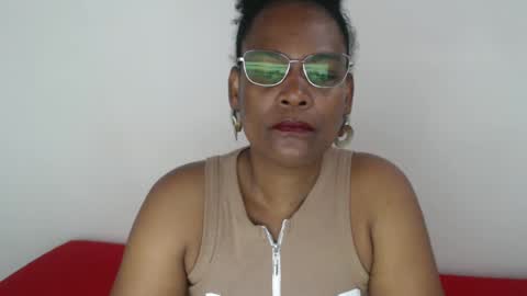 Snapshot of roushlove chatting on December 11, 12:34 pm luxa online show from December 11, 12:34 pm