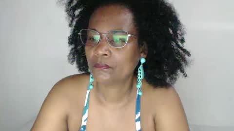 Snapshot of roushlove chatting on December 21, 12:49 pm luxa online show from December 21, 12:49 pm