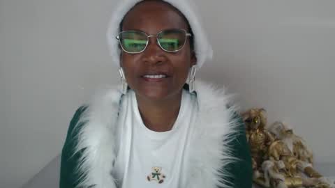 Snapshot of roushlove chatting on December 25, 2:45 pm luxa online show from December 25, 2:45 pm