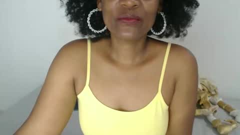 Snapshot of roushlove chatting on December 27, 12:56 pm luxa online show from December 27, 12:56 pm