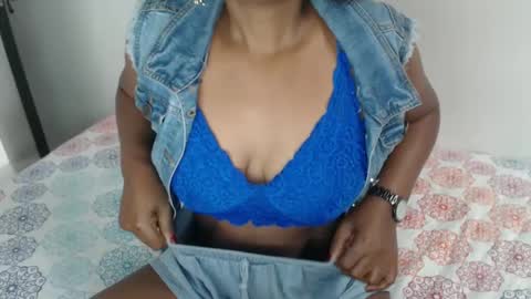 Snapshot of roushlove chatting on January 25, 1:41 pm luxa online show from January 25, 1:41 pm