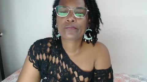 Snapshot of roushlove chatting on January 26, 1:25 pm luxa online show from January 26, 1:25 pm