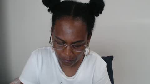 Snapshot of roushlove chatting on January 27, 12:48 pm luxa online show from January 27, 12:48 pm