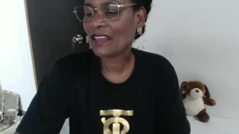 Snapshot of roushlove chatting on February 8, 9:25 pm luxa online show from February 8, 9:25 pm