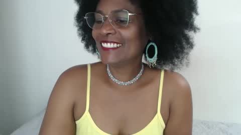 Snapshot of roushlove chatting on February 15, 4:23 pm luxa online show from February 15, 4:23 pm