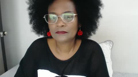 Snapshot of roushlove chatting on February 17, 1:42 pm luxa online show from February 17, 1:42 pm