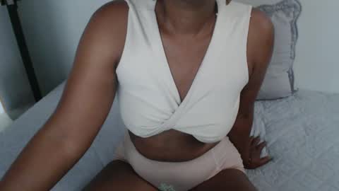 Snapshot of roushlove chatting on February 19, 1:50 pm luxa online show from February 19, 1:50 pm