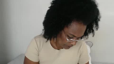 Snapshot of roushlove chatting on February 21, 9:11 pm luxa online show from February 21, 9:11 pm