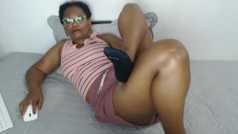 Snapshot of roushlove chatting on February 25, 9:35 pm luxa online show from February 25, 9:35 pm