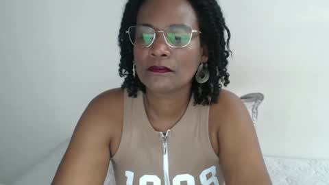 Snapshot of roushlove chatting on March 2, 4:10 pm luxa online show from March 2, 4:10 pm