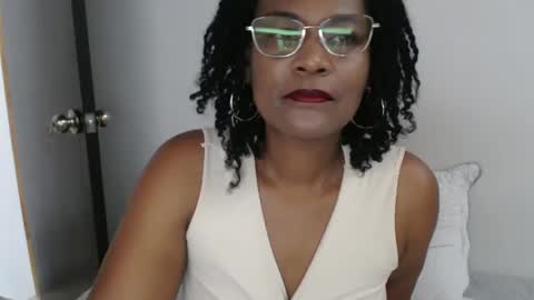 Snapshot of roushlove chatting on March 6, 12:19 pm luxa online show from March 6, 12:19 pm