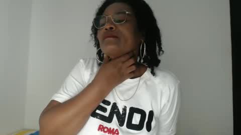 Snapshot of roushlove chatting on September 11, 9:37 pm luxa online show from September 11, 9:37 pm