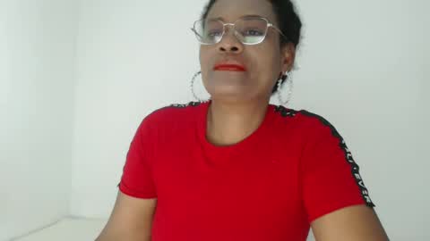 Snapshot of roushlove chatting on September 22, 12:40 pm luxa online show from September 22, 12:40 pm