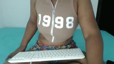 Snapshot of roushlove chatting on September 29, 12:21 pm luxa online show from September 29, 12:21 pm