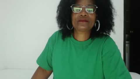 Snapshot of roushlove chatting on October 5, 11:35 pm luxa online show from October 5, 11:35 pm