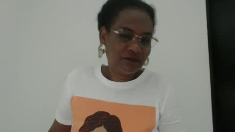 Snapshot of roushlove chatting on October 7, 11:02 pm luxa online show from October 7, 11:02 pm