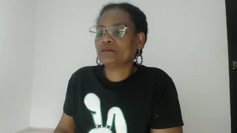 Snapshot of roushlove chatting on October 8, 7:00 pm luxa online show from October 8, 7:00 pm