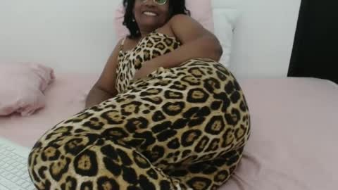 Snapshot of roushlove chatting on October 11, 2:44 am luxa online show from October 11, 2:44 am