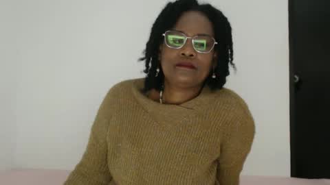 Snapshot of roushlove chatting on October 11, 3:54 pm luxa online show from October 11, 3:54 pm