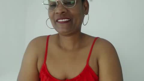 Snapshot of roushlove chatting on October 27, 12:09 pm luxa online show from October 27, 12:09 pm