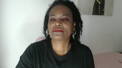 luxa online show from April 18, 1:37 pm