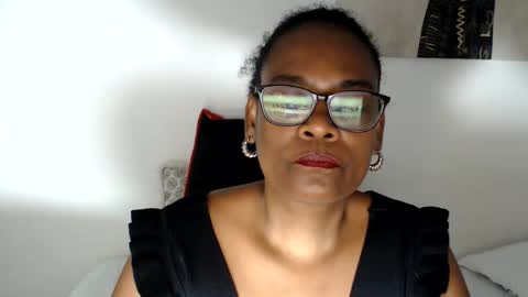 luxa online show from May 31, 7:59 pm