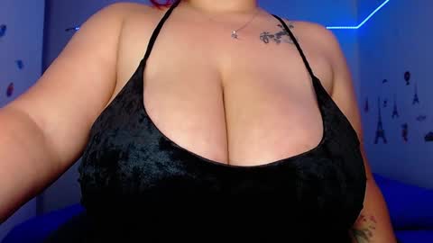 Snapshot of rousrossell_4 chatting on December 8, 1:13 am Call me Rous online show from December 8, 1:13 am