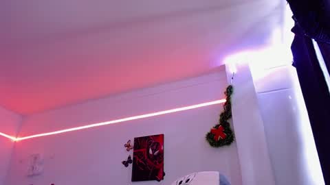 Snapshot of rousrossell_4 chatting on December 14, 7:46 pm Call me Rous online show from December 14, 7:46 pm