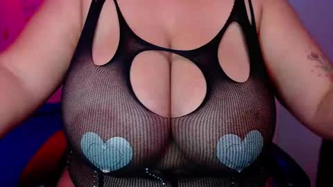 Snapshot of rousrossell_4 chatting on January 11, 12:55 am Call me Rous online show from January 11, 12:55 am