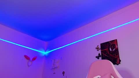 Snapshot of rousrossell_4 chatting on January 31, 3:41 am Call me Rous online show from January 31, 3:41 am