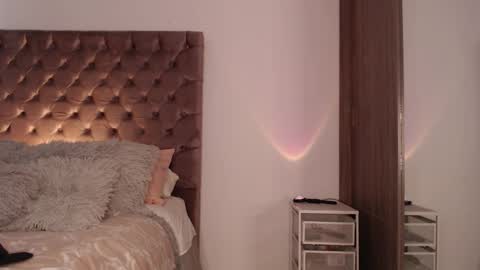 Rouss marie henao  online show from October 29, 1:35 pm